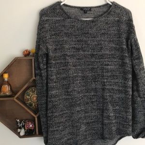 Light weight sweater